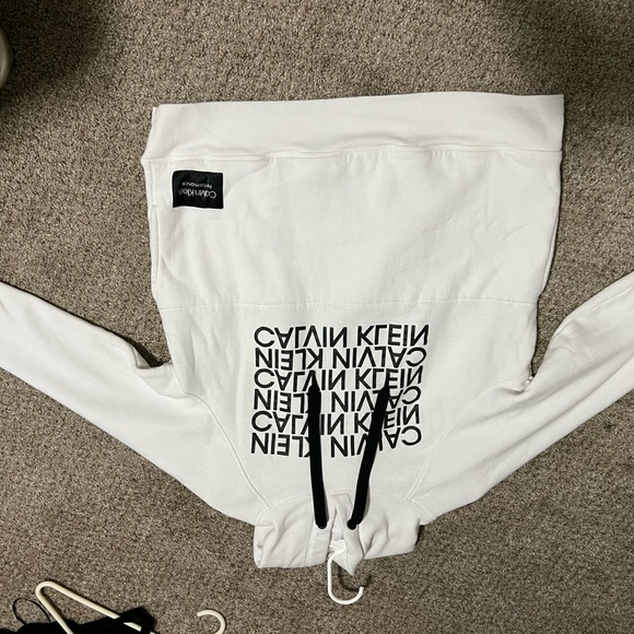 Woman’s Calvin Klein sweatshirt - Picture 1 of 2